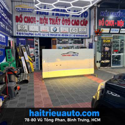 N&acirc;ng cấp đ&egrave;n trợ s&aacute;ng cho xe Mercedes