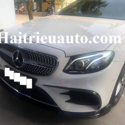 Mặt calang sao rơi theo xe Mercedes E300