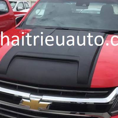 ốp trang trí nắp capo xe Trailblazer