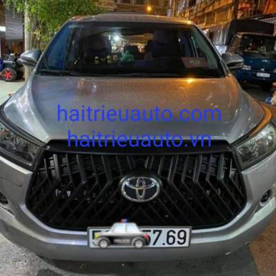 mặt ca lăng độ xe toyota innova