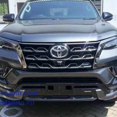 Ốp cản trước xe fortuner 2022