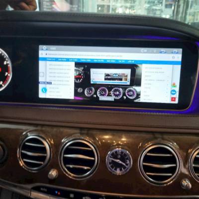 M&agrave;n h&igrave;nh android Omas liền đồng hồ xe Mercedes S