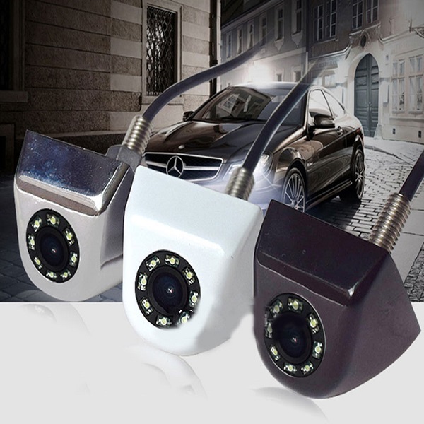 Camera lùi cho xe Mercedes sẽ giúp xe tránh bị va chạm