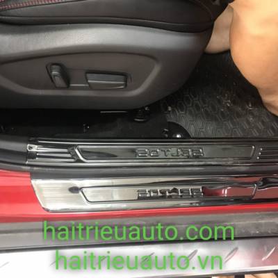 nẹp bước ch&acirc;n trong kia Seltos