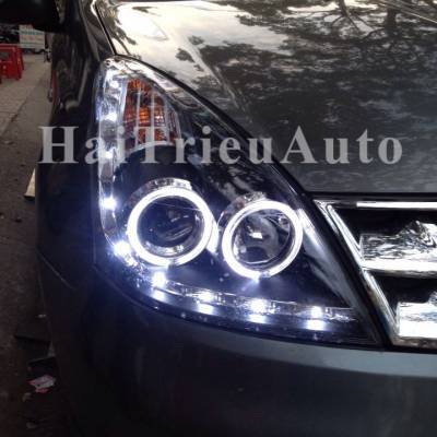 Đ&egrave;n pha độ cho xe nissan LIVINA