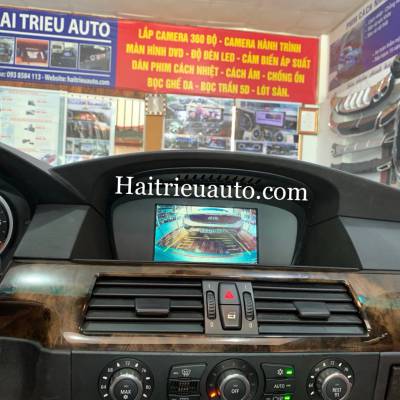 Lắp camera l&ugrave;i cho xe BMW 525i