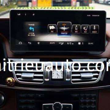 M&agrave;n h&igrave;nh android theo xe Mercedes Benz E400