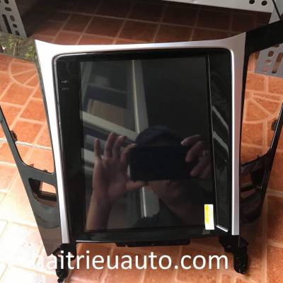 m&agrave;n h&igrave;nh android tesla theo xe sonata