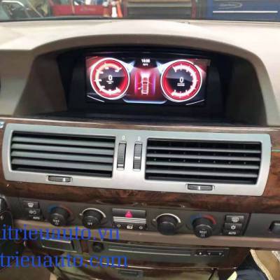 M&agrave;n h&igrave;nh android theo xe BMW 750li