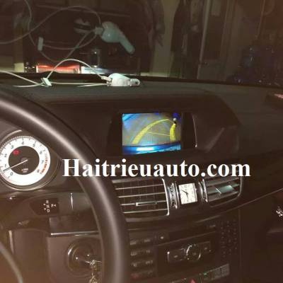 camera l&ugrave;i cho xe Mercedes E250