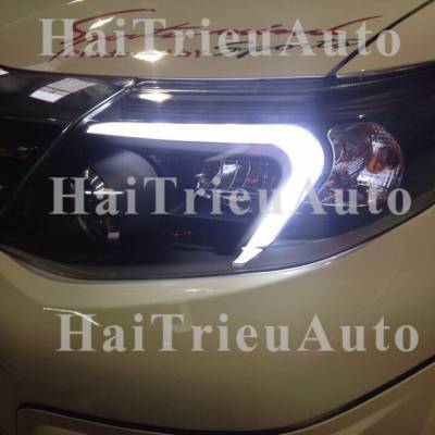 Đ&egrave;n pha độ cho xe fortuner 2015