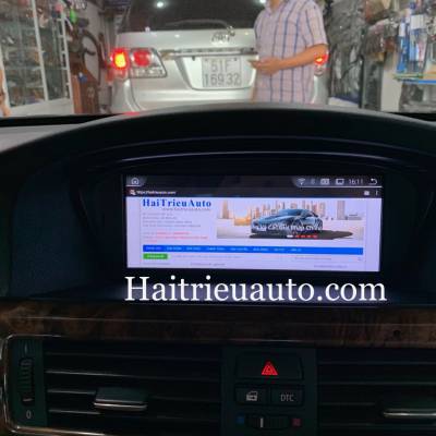 M&agrave;n h&igrave;nh android theo xe BMW 328i 