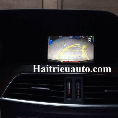 Camera l&ugrave;i cho xe Mercedes C250 2013