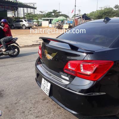 đu&ocirc;i gi&oacute; thể thao cho xe cruze