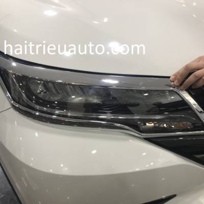 viền đ&egrave;n trước xe toyota Rush