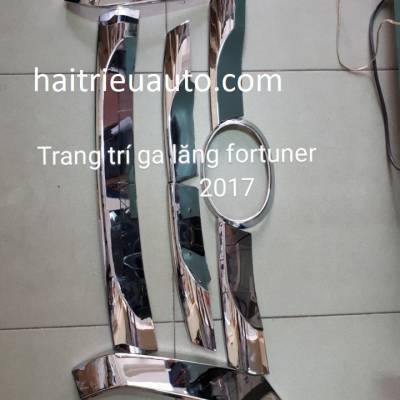 ốp mặt ca lăng xe fortuner 2018