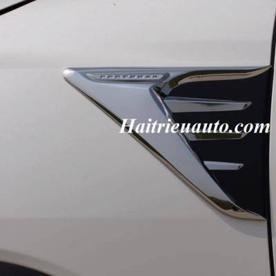 Ốp trang tr&iacute; tai xe Fortuner 2017 h&agrave;ng Th&aacute;i Lan