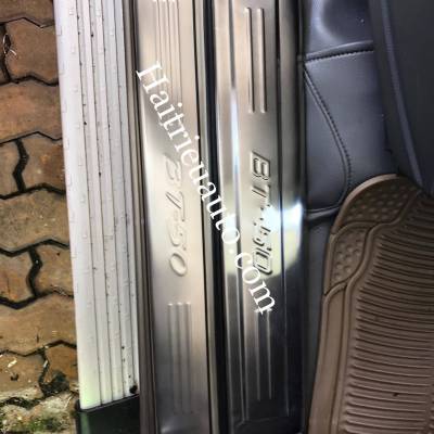 nẹp bước ch&acirc;n ngo&agrave;i mazda bt-50