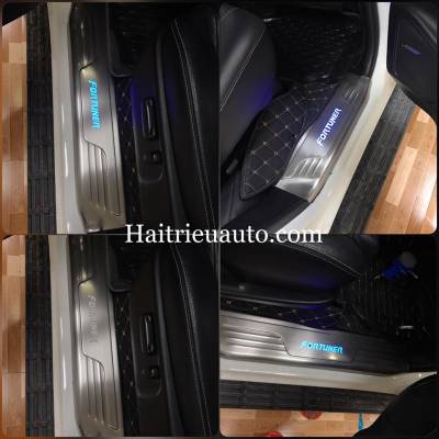 Nẹp bước ch&acirc;n c&oacute; đ&egrave;n Fortuner 2015