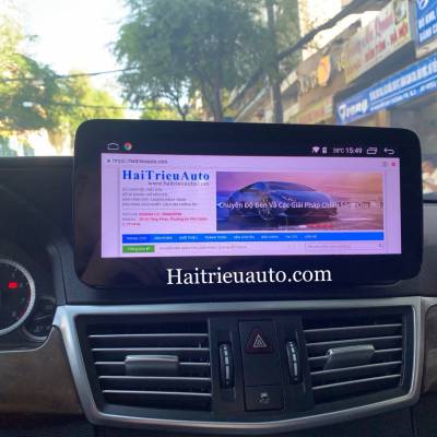 M&agrave;n h&igrave;nh android theo xe Mercedes E Class
