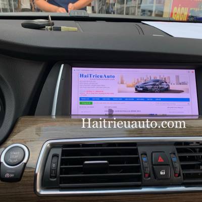 M&agrave;n h&igrave;nh android theo xe BMW 528i GT