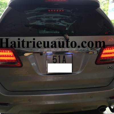 Đ&egrave;n hậu độ cho xe fortuner