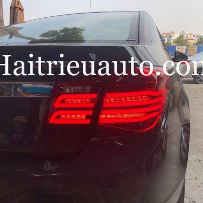Đ&egrave;n hậu mẫu Mercedes cho xe Cruze