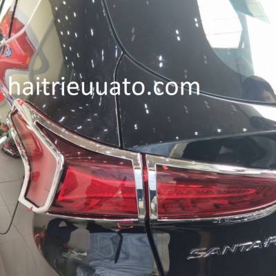 viền đ&egrave;n sau xe huyndai santafe 2019