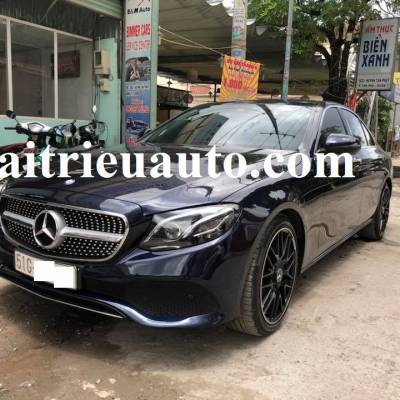 Mặt calang sao rơi theo xe Mercedes E250