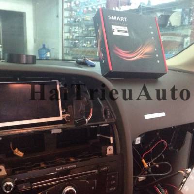 Lắp camera l&ugrave;i cho xe Audi A4 A5