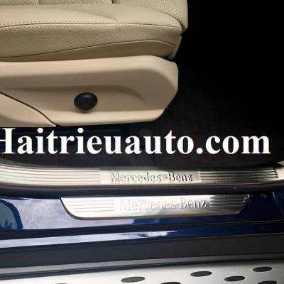 Nẹp bước ch&acirc;n trong cho Mercedes GLC 200