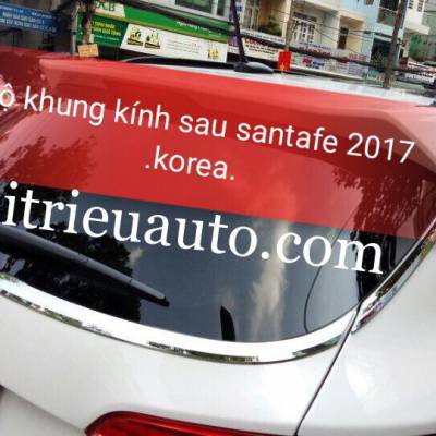 viền khung k&iacute;nh sau Huyndai Santafe