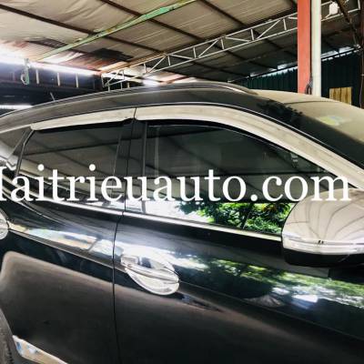 V&egrave; che mưa Hyundai Santafe