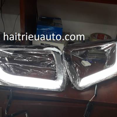 đ&egrave;n led gầm theo xe navara