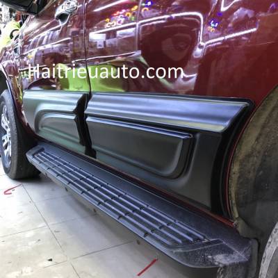 Ốp h&ocirc;ng xe Ford Everest