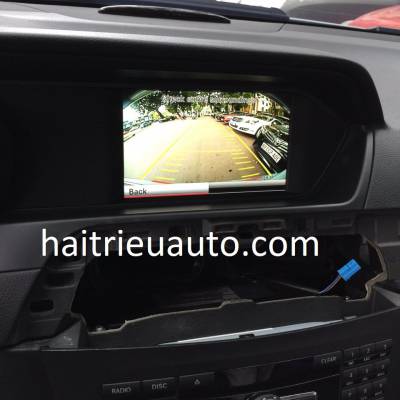 Lắp camera l&ugrave;i cho xe Mercedes C300 2014