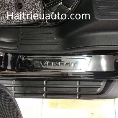 Nẹp bước ch&acirc;n xe Ford Everest