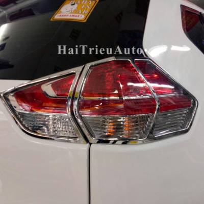 V&egrave;n đ&egrave;n sau xe NISSAN X-TRAIL