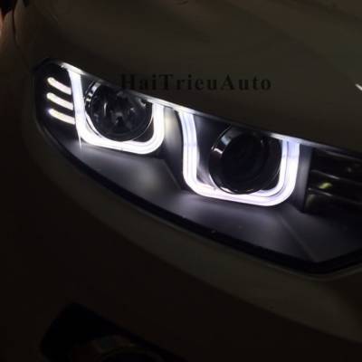 Đ&egrave;n pha mẫu chữ U cho xe ECOSPORT