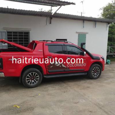 nắp th&ugrave;ng thấp cho xe navara 2017