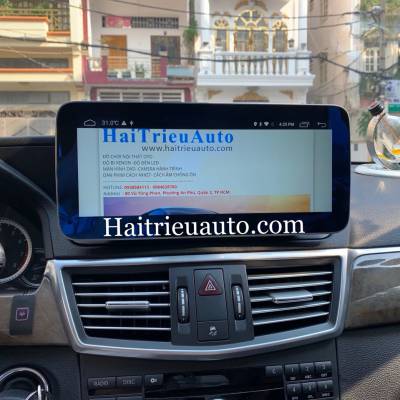 M&agrave;n h&igrave;nh android theo xe Mercedes E300