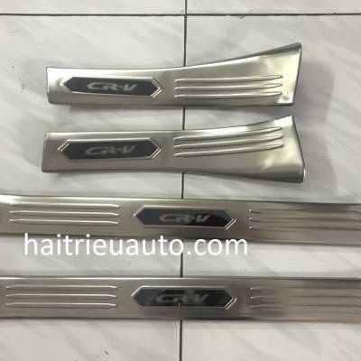nẹp bước ch&acirc;n trong xe honda CRV 2018