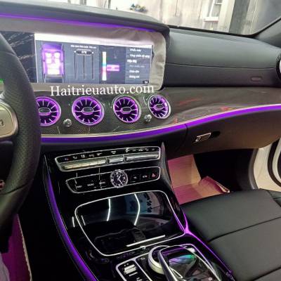 Cửa gi&oacute; Turbine đ&egrave;n LED theo xe Mercedes E350