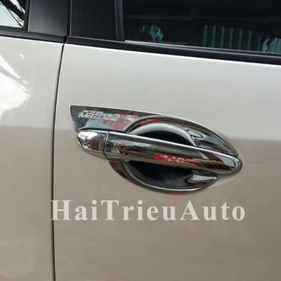 Ch&eacute;n cửa cho xe mazda 2