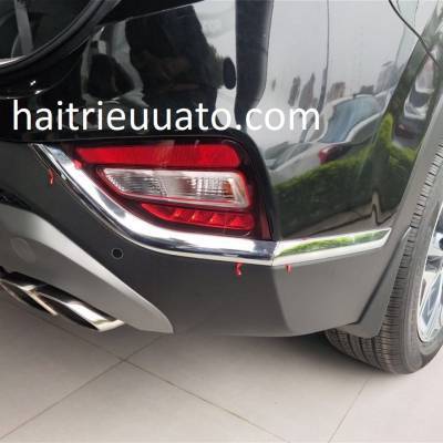 viền đ&egrave;n gầm sau xe Hyundai Santafe 2019