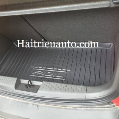 l&oacute;t cốp xe vinfast fadil