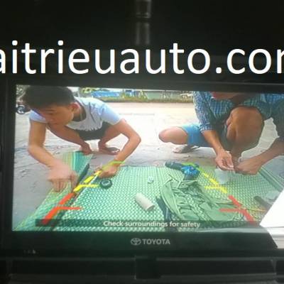 lắp camera l&ugrave;i cho xe toyota Wigo