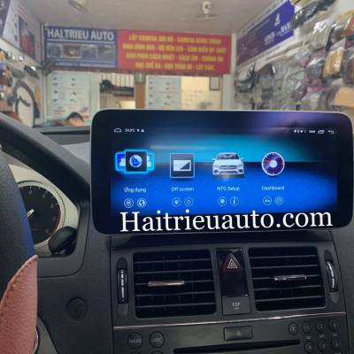 M&agrave;n h&igrave;nh android theo xe Mercedes C200