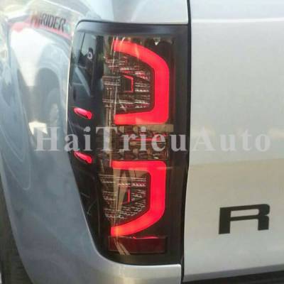 Đ&egrave;n hậu độ cho xe ford ranger