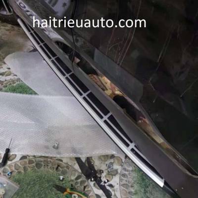 bệ bước ch&acirc;n theo xe santafe 2019